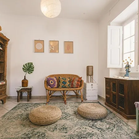 56 - Charming House In Hébergement de vacances *