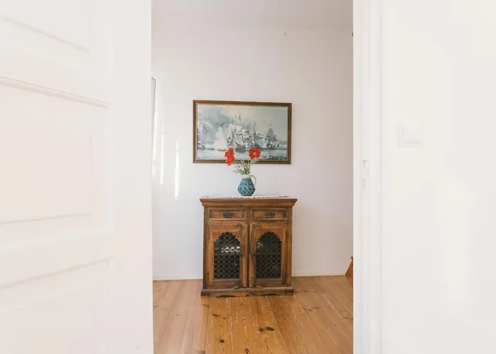 56 - Charming House In * פניש