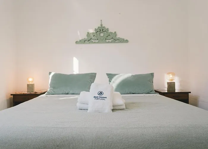 56 - Charming House In * פניש